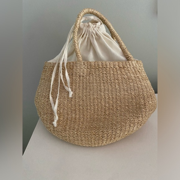 Straw bag/purse with drawstring interior - Picture 1 of 4